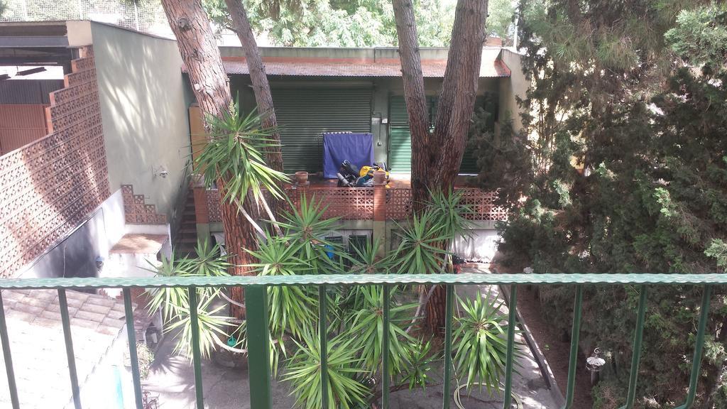 סנט בואי דל לוברגאט Hostal Porta De Ferro מראה חיצוני תמונה