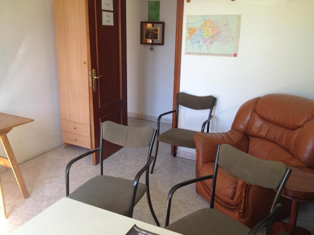 סנט בואי דל לוברגאט Hostal Porta De Ferro מראה חיצוני תמונה