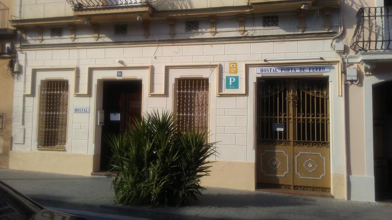 סנט בואי דל לוברגאט Hostal Porta De Ferro מראה חיצוני תמונה