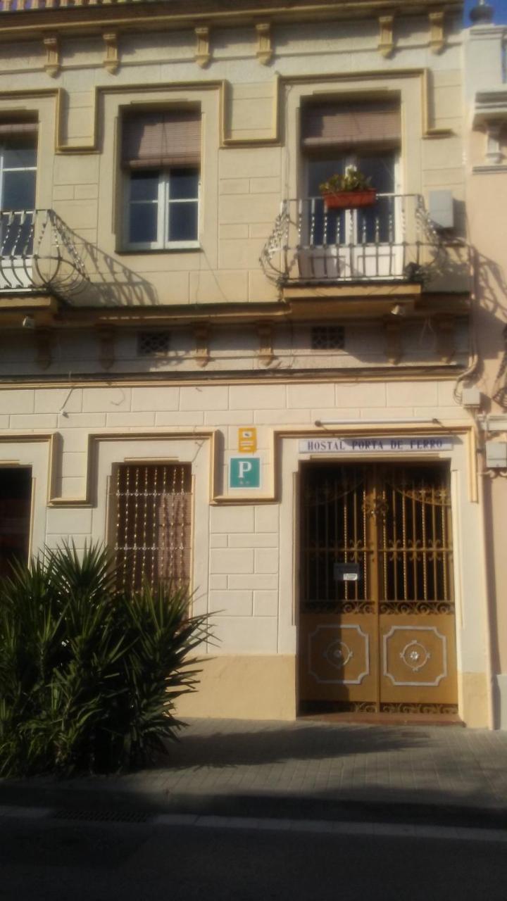 סנט בואי דל לוברגאט Hostal Porta De Ferro מראה חיצוני תמונה